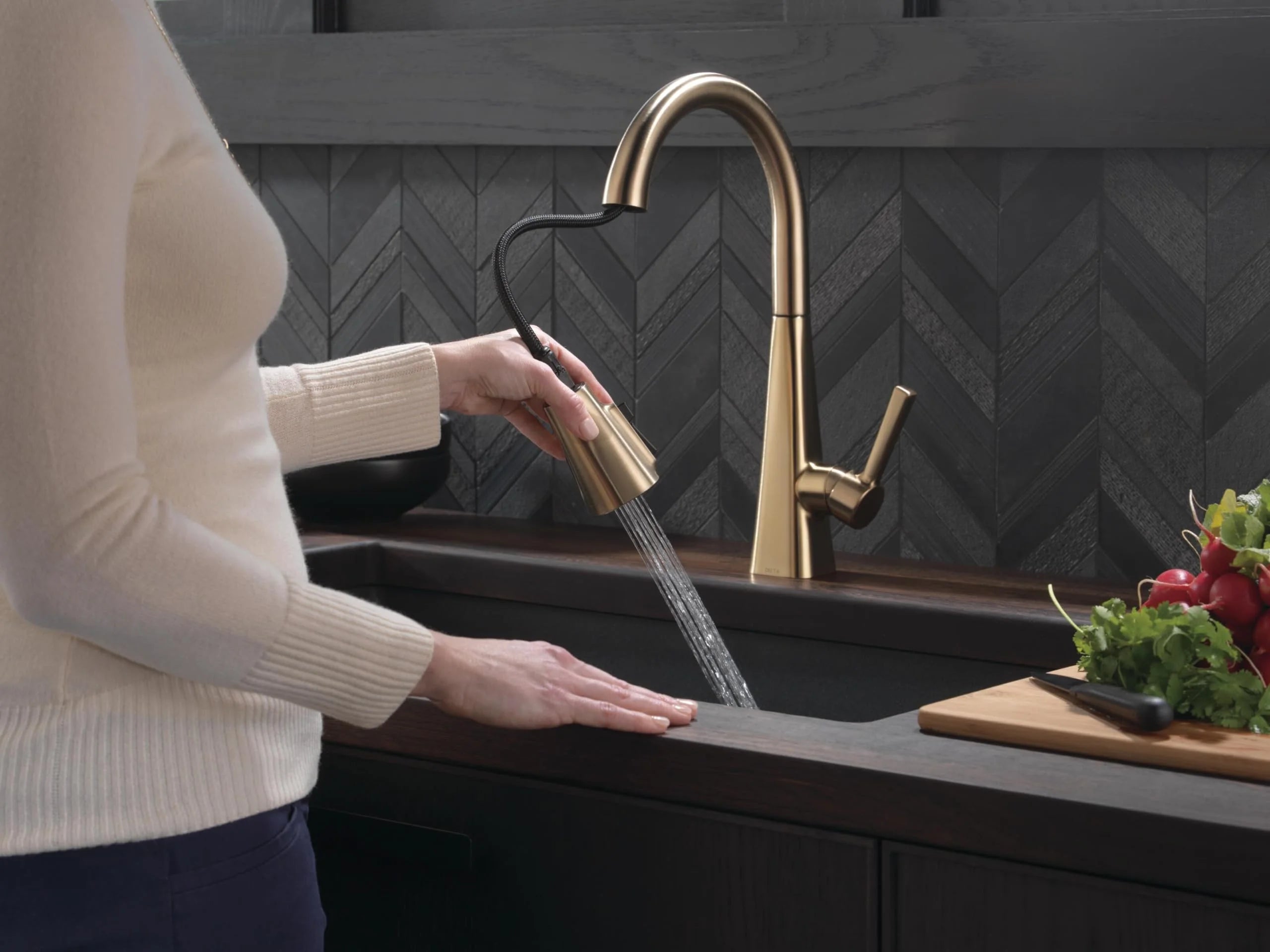 Single-Handle Pull-Down Kitchen Faucet, Bronze K273053