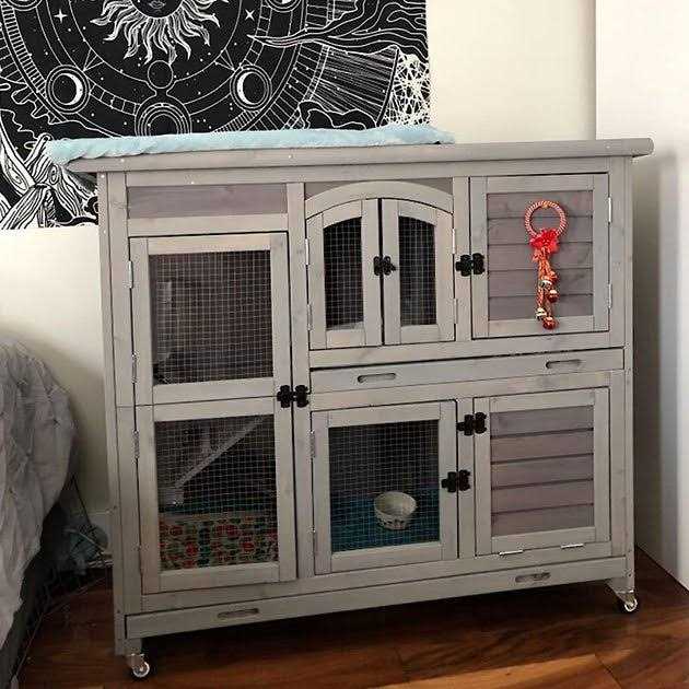 2 Story Rabbit Hutch on Wheels V766