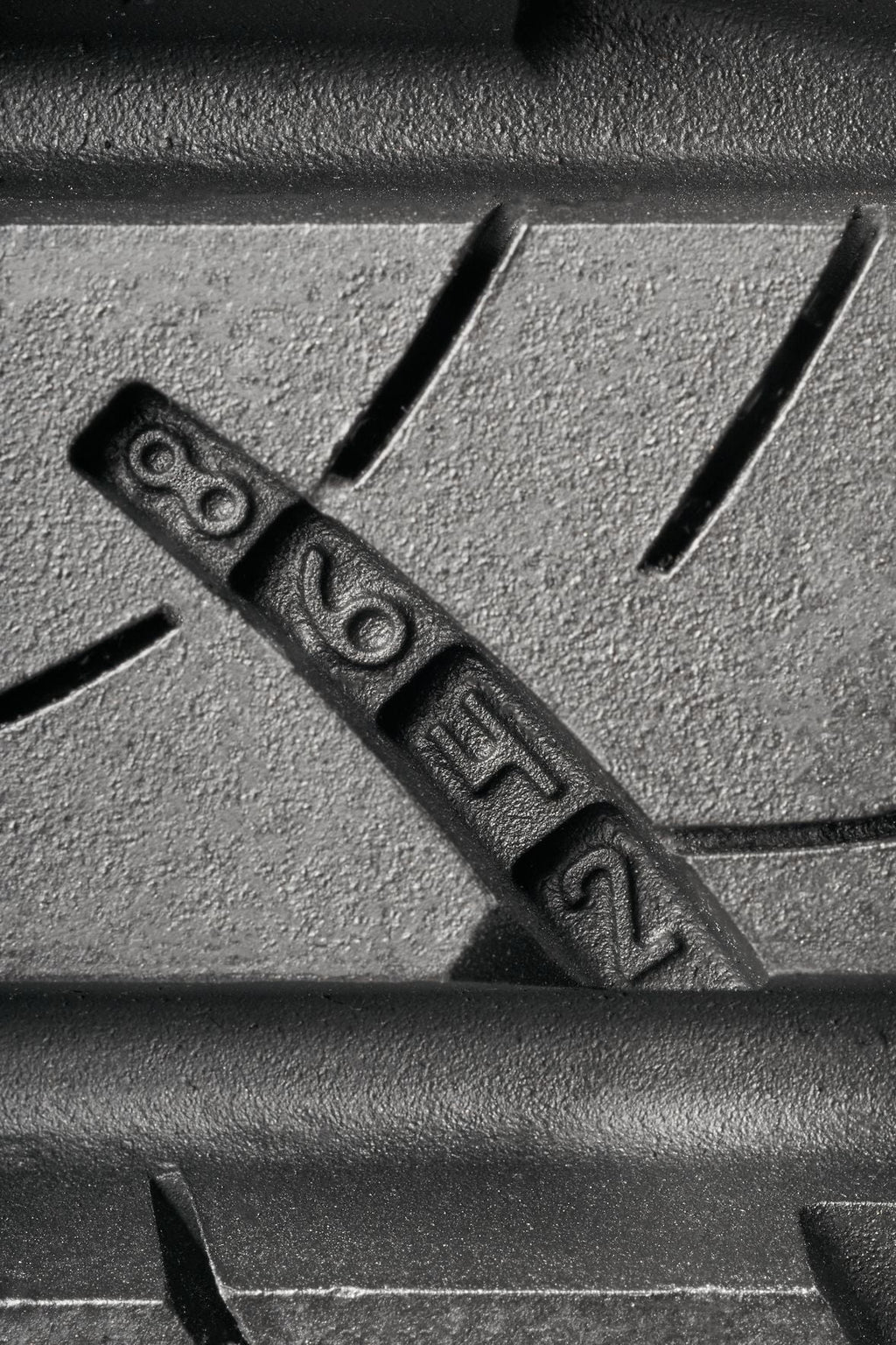 All-Season Tire 225/65R17 102H Q689