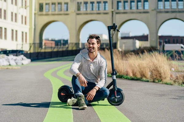 Electric Scooter, 18 mph Speed, 264 lb Max Weight, Black Y582014