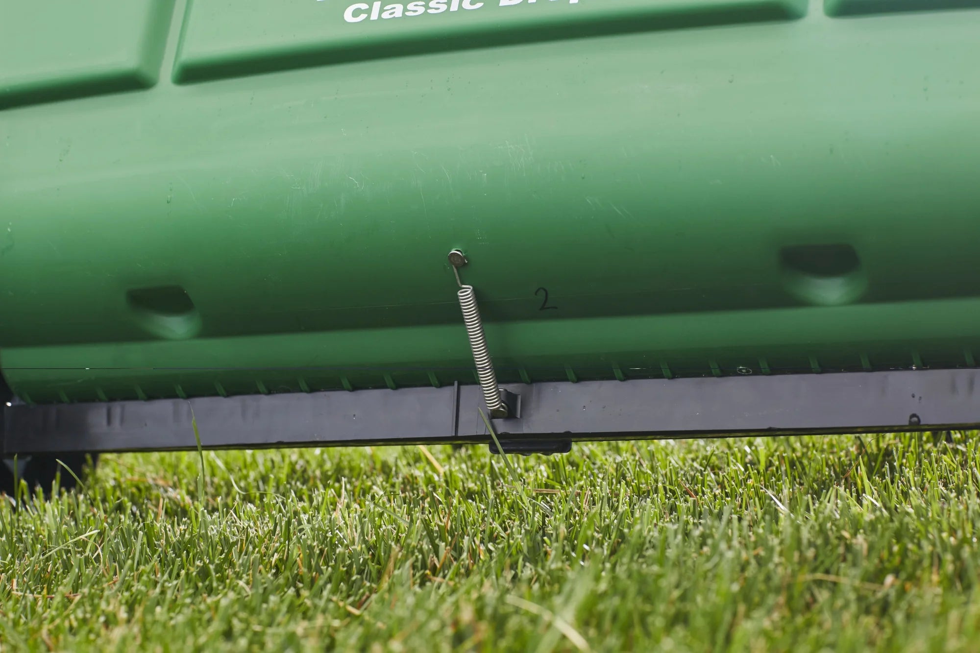 Classic Drop Spreader R44430