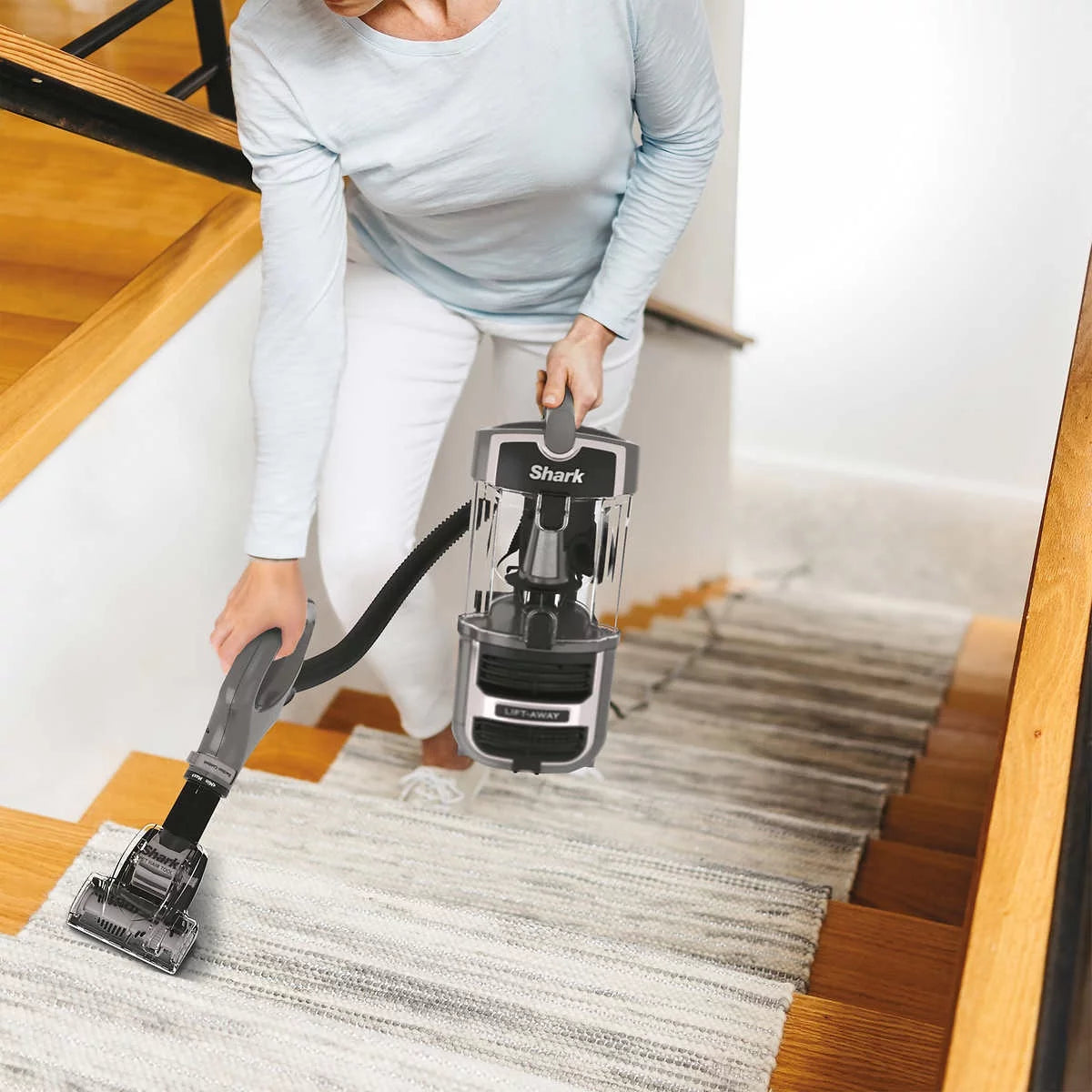 Upright Vacuum with Lift-Away X49411